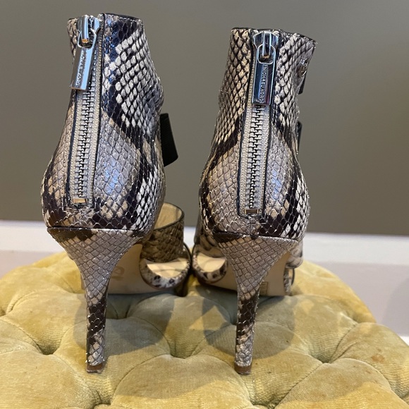 Michael Michael Kors snake print sandals (size 7.5) - Picture 3 of 7